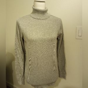 Joseph A. Luxe Gray Turtleneck, Sz M